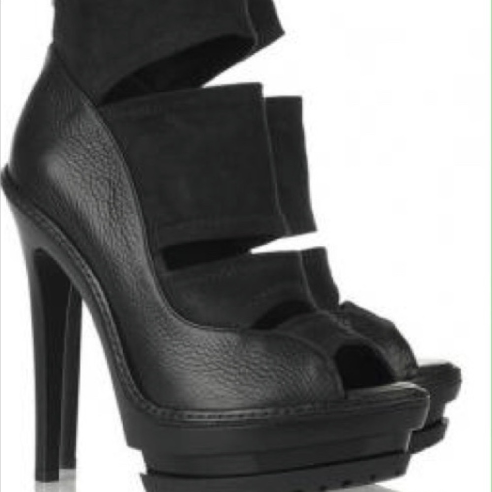 Herve ledger oribel black leather boots